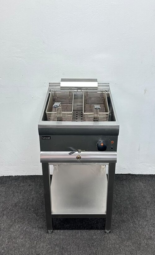 Used Lincat 2 x 9 Litre Twin Pan Twin Basket Electric Fryer